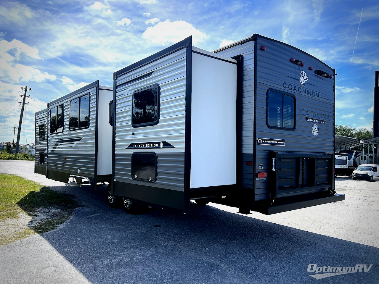 2025 Coachmen Catalina Legacy Edition 343BHTS - Used Travel Trailer For Sale by Optimum RV - Bushnell in Bushnell, Florida features Slideout, Awning