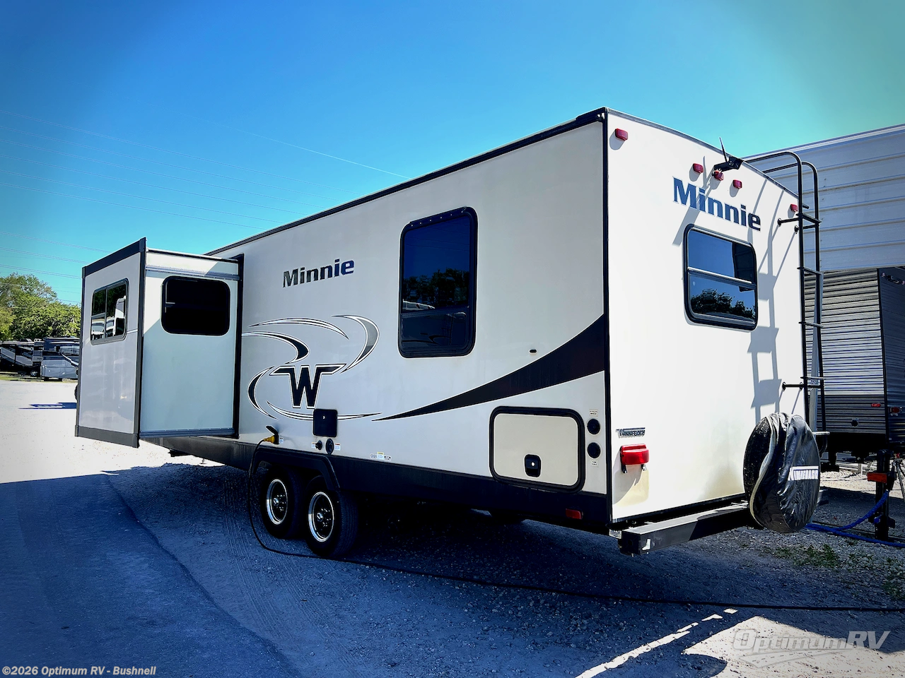2019 Winnebago Minnie 2500FL - Used Travel Trailer For Sale by Optimum RV - Bushnell in Bushnell, Florida features Slideout, Awning