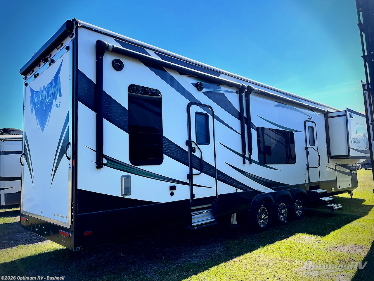 2017 K-Z Venom 4020DQ - Used Fifth Wheel For Sale by Optimum RV - Bushnell in Bushnell, Florida features Slideout, Awning