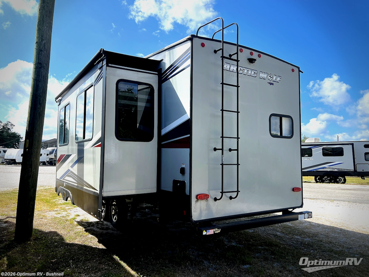 2021 Forest River Cherokee Arctic Wolf 271RK - Used Fifth Wheel For Sale by Optimum RV - Bushnell in Bushnell, Florida features Slideout, Awning