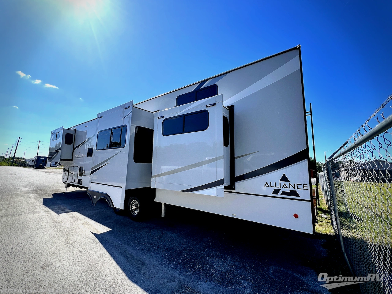2024 Skyline Alliance Paradigm 395DS - Used Fifth Wheel For Sale by Optimum RV - Bushnell in Bushnell, Florida features Awning, Slideout