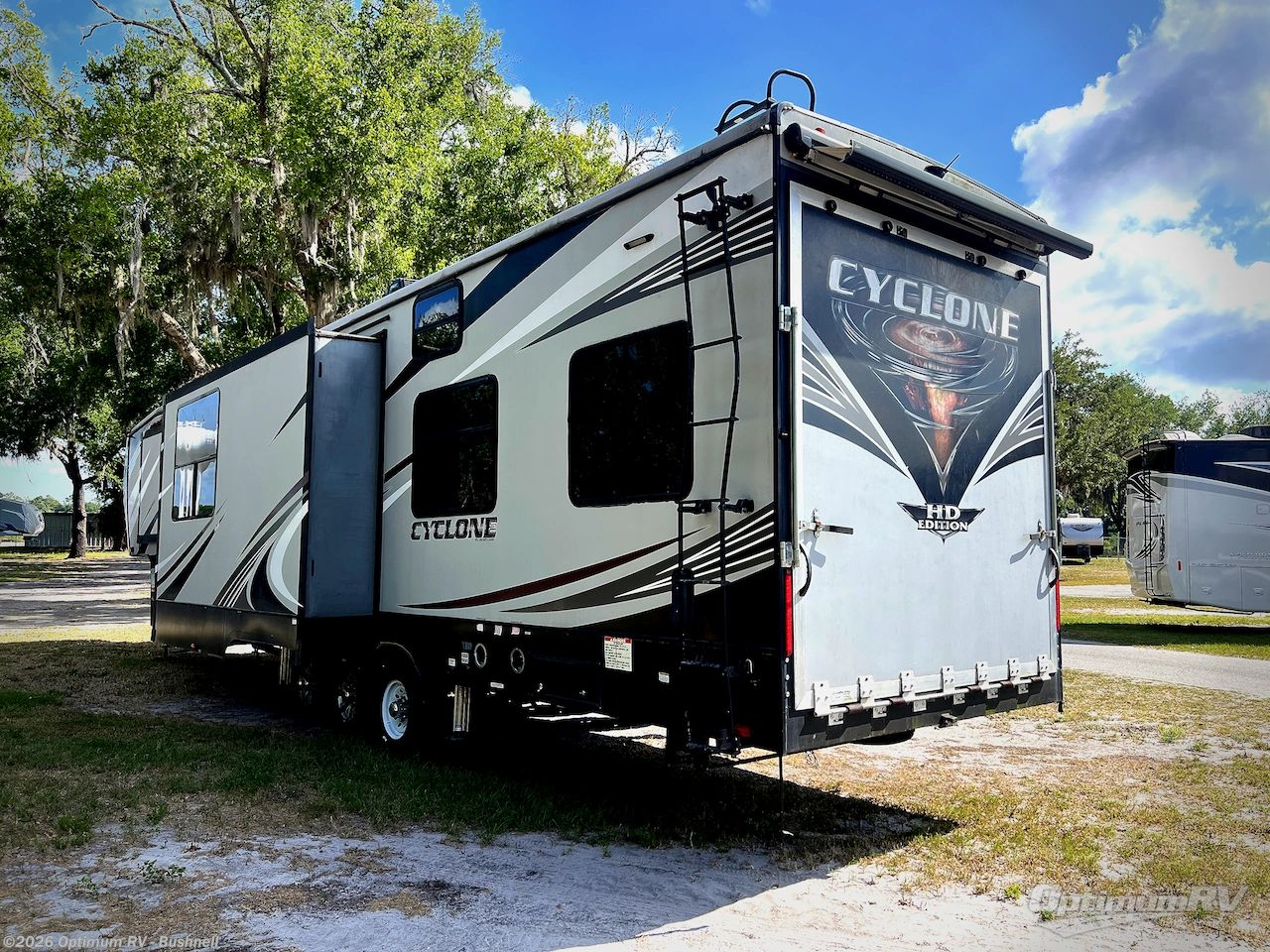 2018 Heartland Cyclone 4005 - Used Fifth Wheel For Sale by Optimum RV - Bushnell in Bushnell, Florida features Slideout