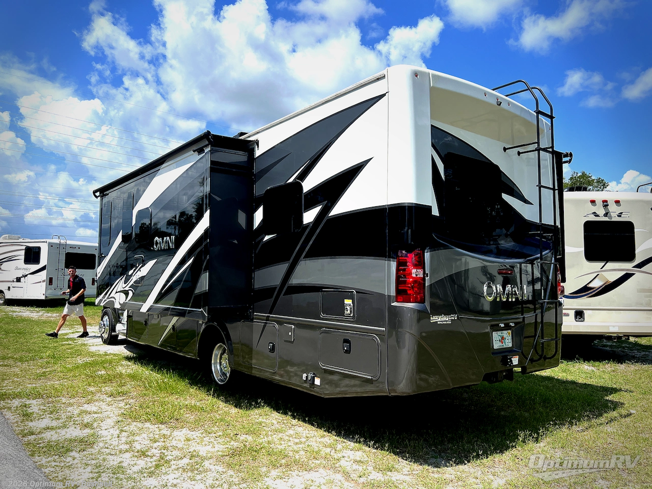 2021 Thor Omni XG32 - Used Class C For Sale by Optimum RV - Bushnell in Bushnell, Florida features Slideout, Awning