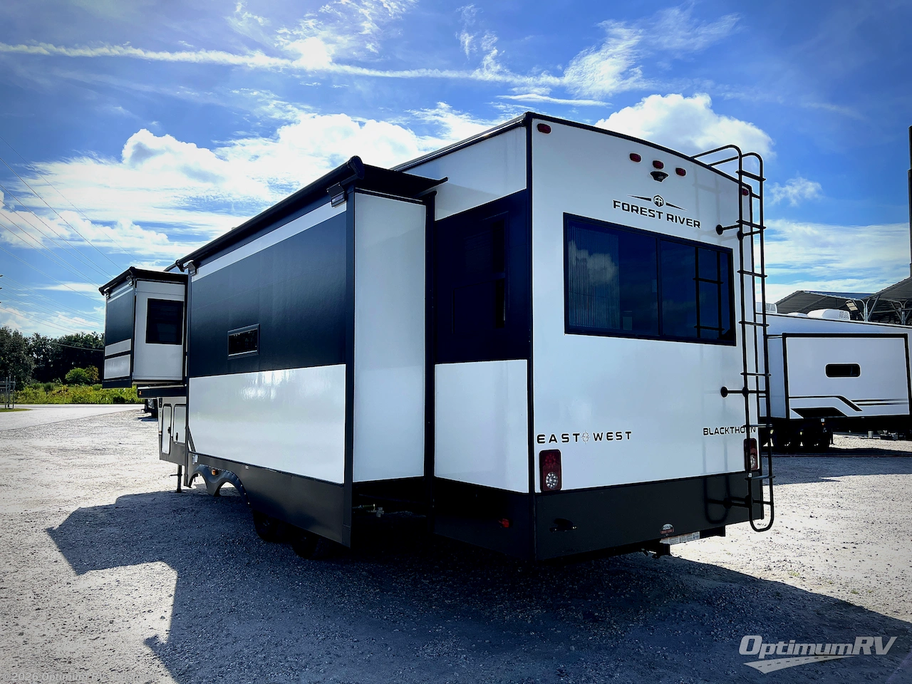 2025 East to West Blackthorn 3100RL - Used Fifth Wheel For Sale by Optimum RV - Bushnell in Bushnell, Florida features Slideout, Awning