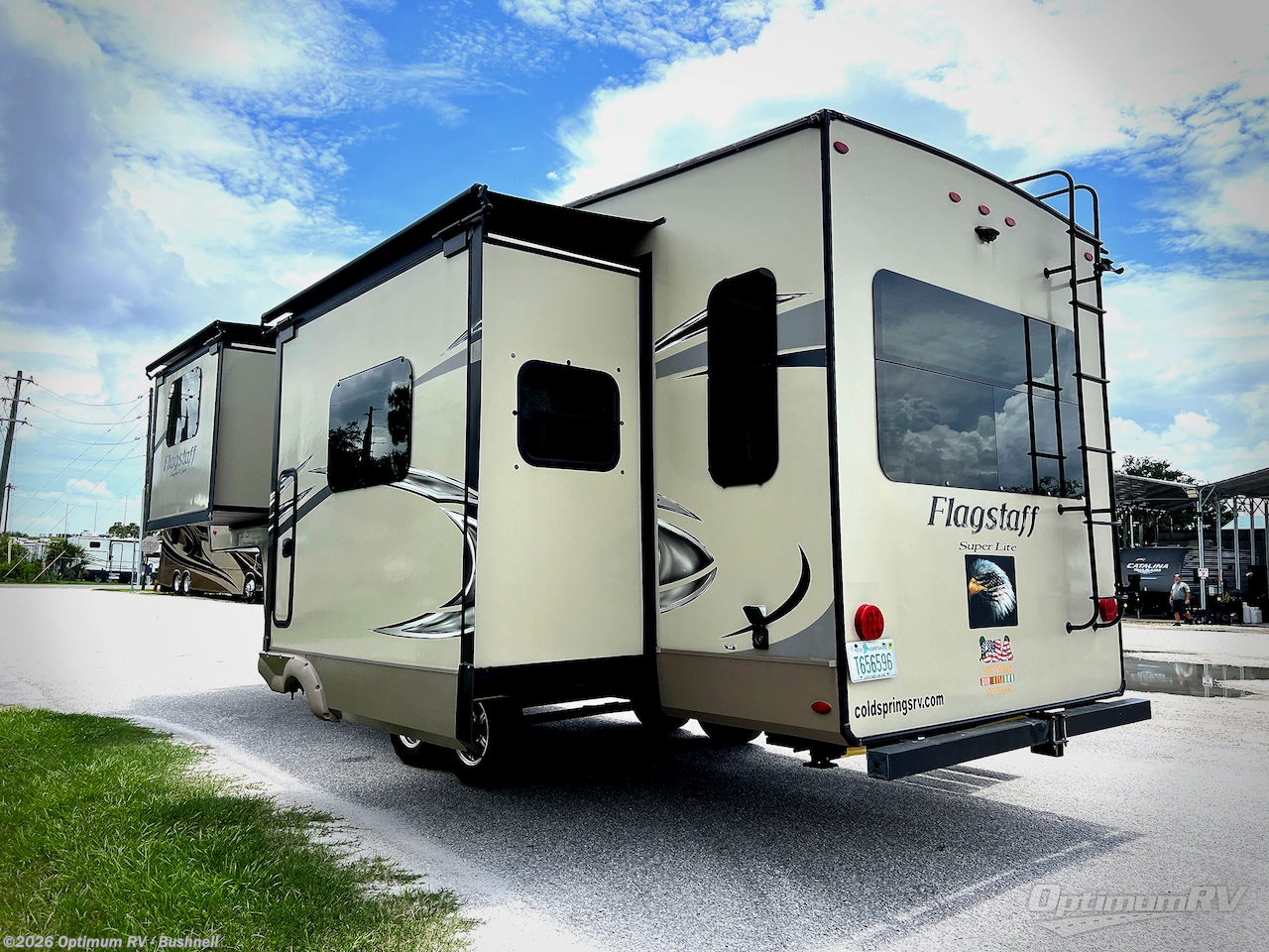 2018 Forest River Flagstaff Classic Super Lite 8524RLBS - Used Fifth Wheel For Sale by Optimum RV - Bushnell in Bushnell, Florida features Slideout