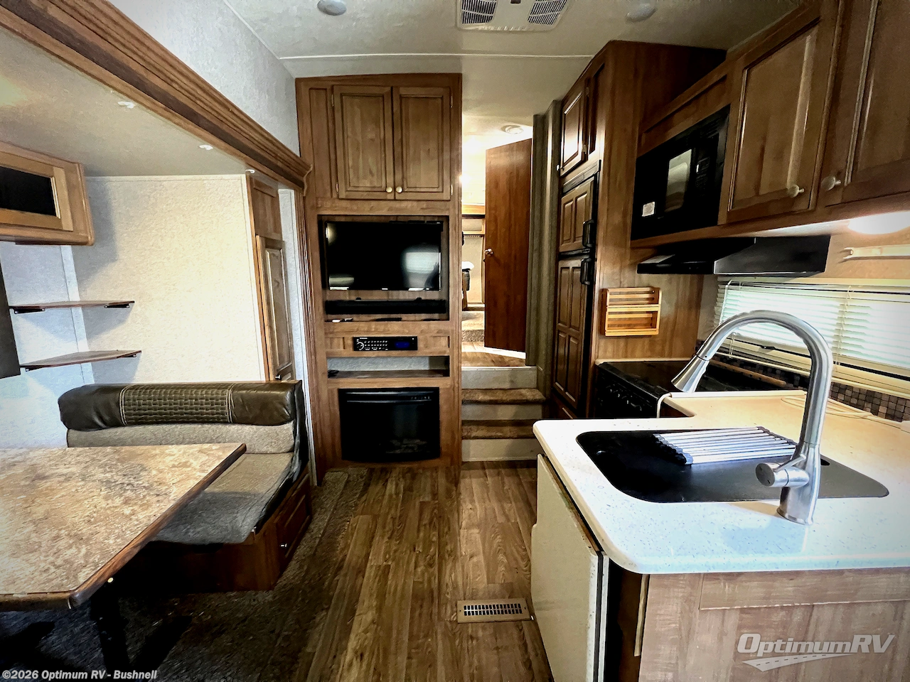 Used 2018 Forest River Flagstaff Classic Super Lite 8524RLBS available in Bushnell, Florida