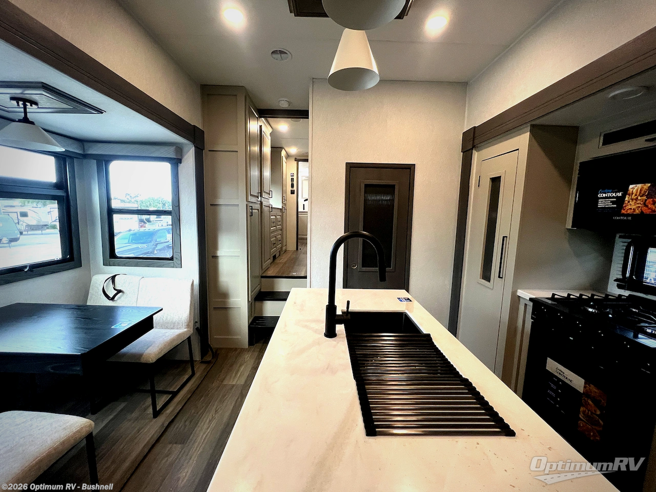 New 2027 East to West Ahara 380FL available in Bushnell, Florida