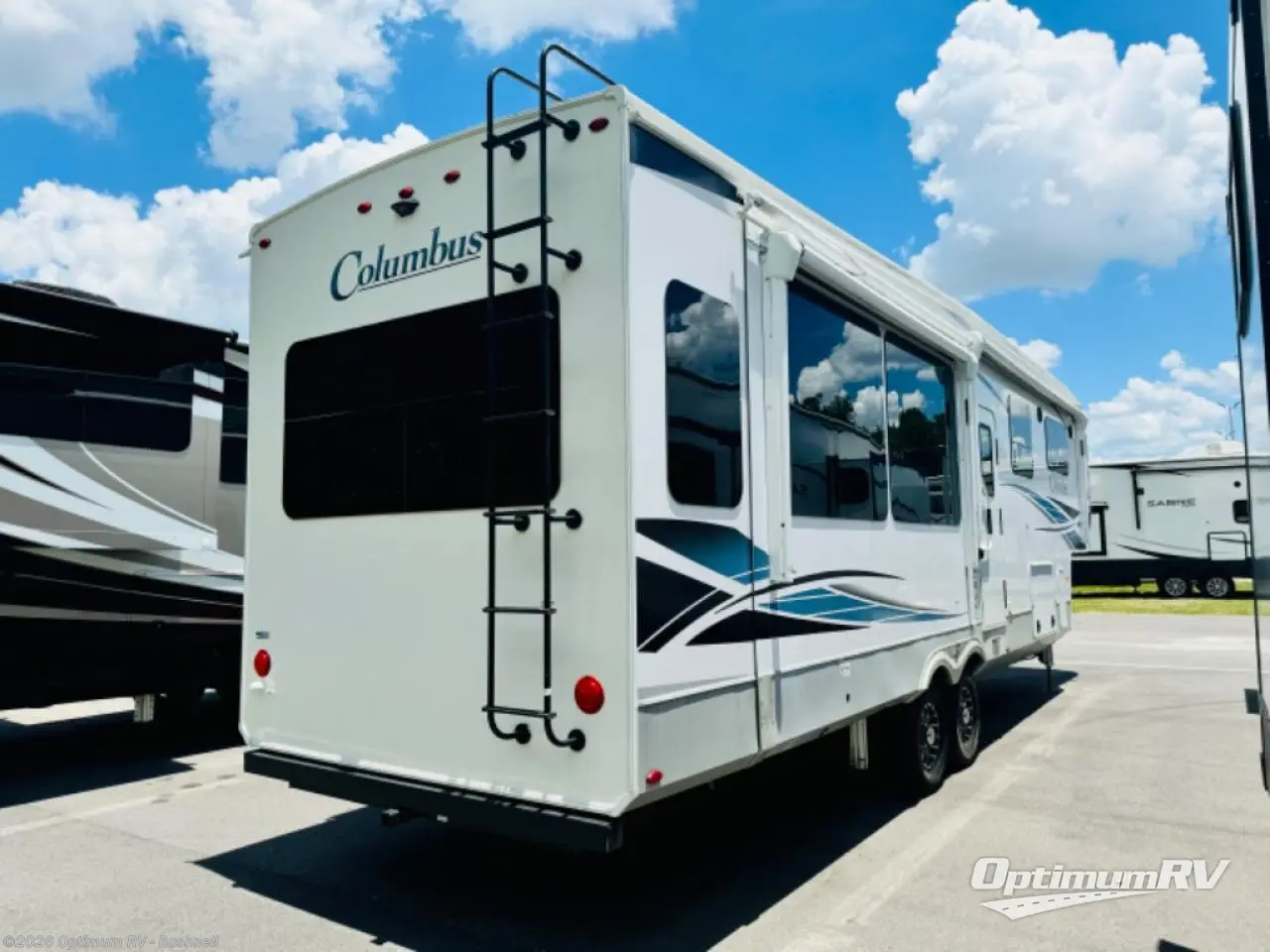 2022 Palomino Columbus 329DV - Used Fifth Wheel For Sale by Optimum RV - Bushnell in Bushnell, Florida features Slideout, Awning