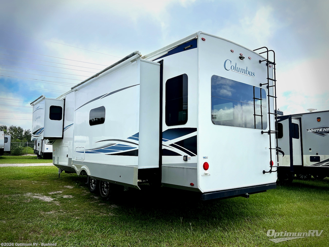 2022 Palomino Columbus 329DV - Used Fifth Wheel For Sale by Optimum RV - Bushnell in Bushnell, Florida features Awning, Slideout