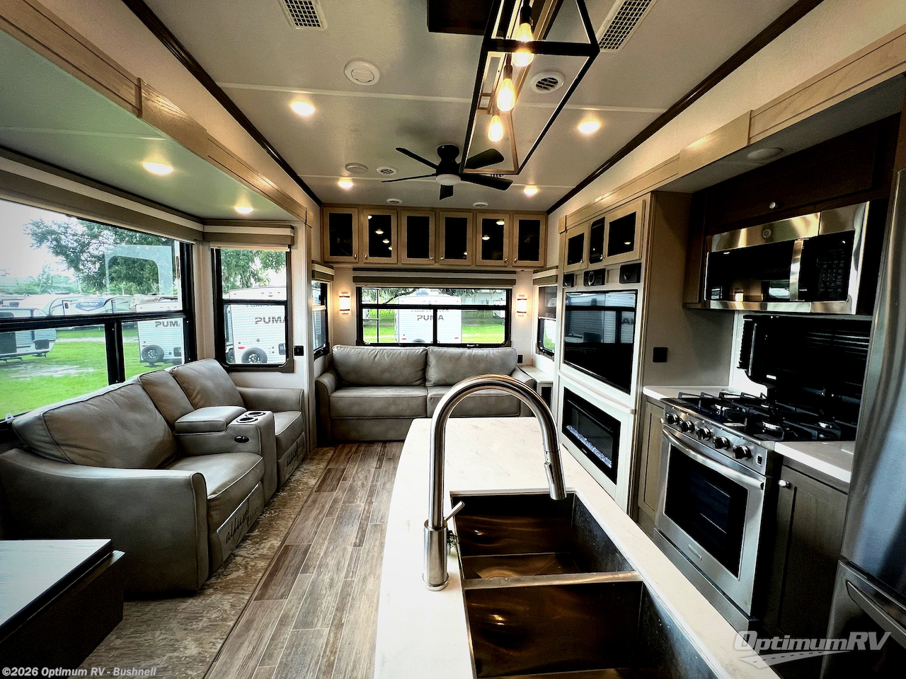 Used 2022 Palomino Columbus 329DV available in Bushnell, Florida