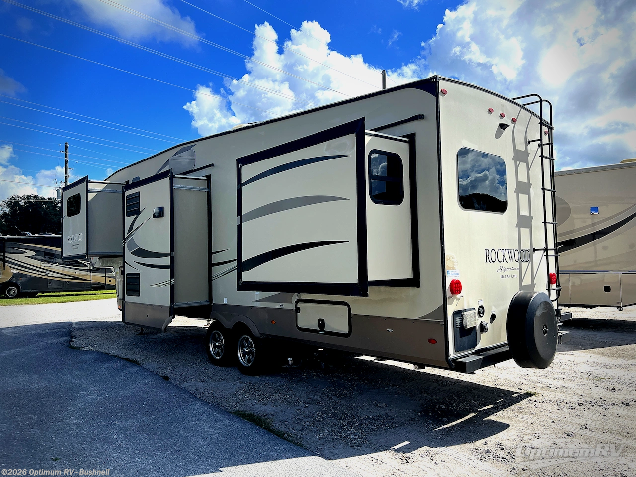 2018 Forest River Rockwood Signature Ultra Lite 8297S - Used Fifth Wheel For Sale by Optimum RV - Bushnell in Bushnell, Florida features Awning, Slideout