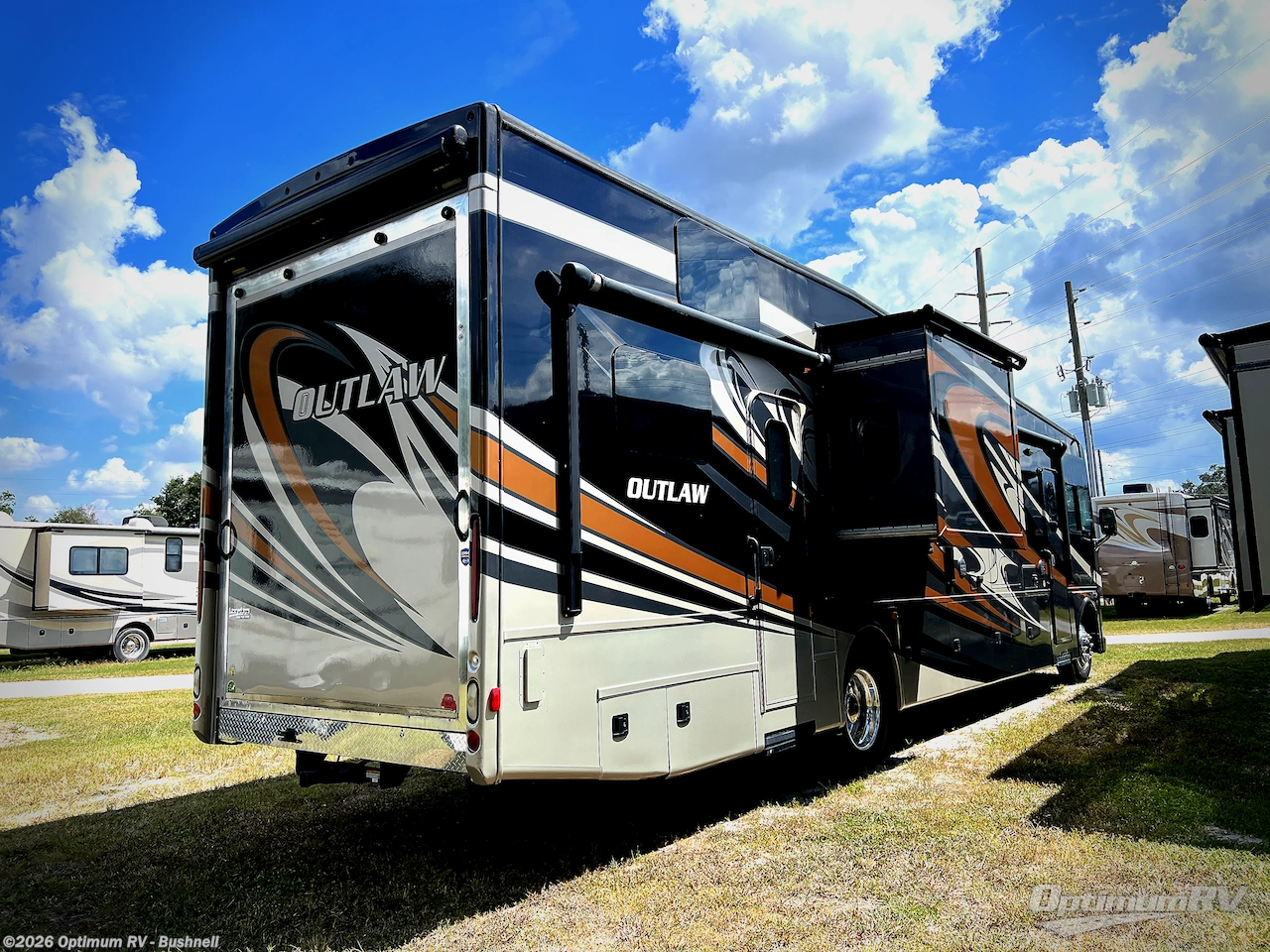 2017 Outlaw 37RB by Thor from Optimum RV - Bushnell in Bushnell, Florida
