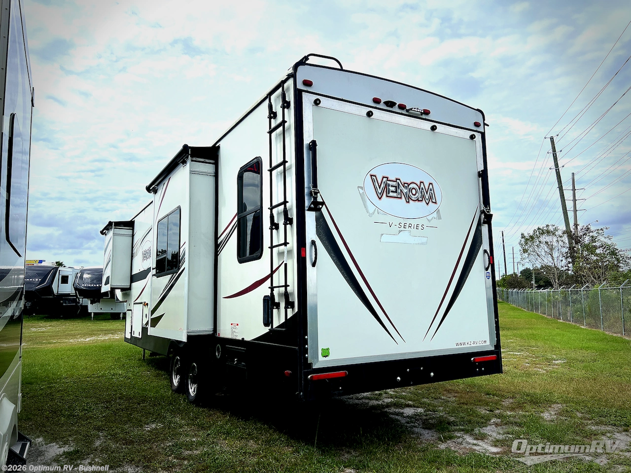 2020 K-Z Venom V-Series V3214DK - Used Fifth Wheel For Sale by Optimum RV - Bushnell in Bushnell, Florida features Awning, Slideout