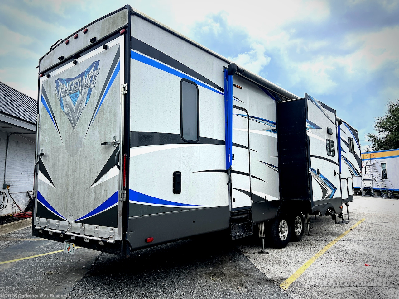 2018 Vengeance 320A by Forest River from Optimum RV - Bushnell in Bushnell, Florida