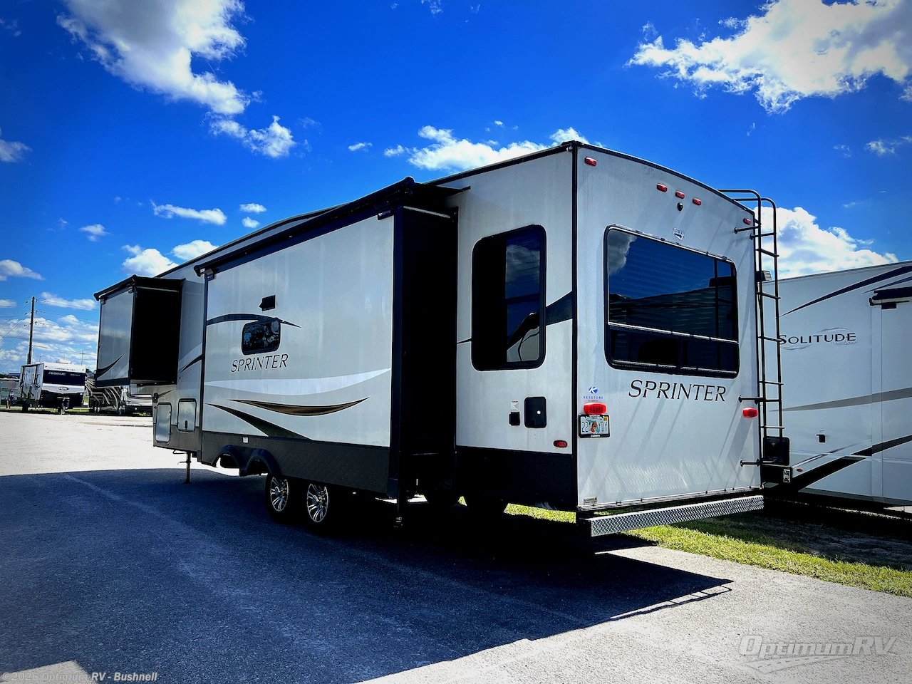 2021 Keystone Sprinter Limited 3160RLS - Used Fifth Wheel For Sale by Optimum RV - Bushnell in Bushnell, Florida features Slideout