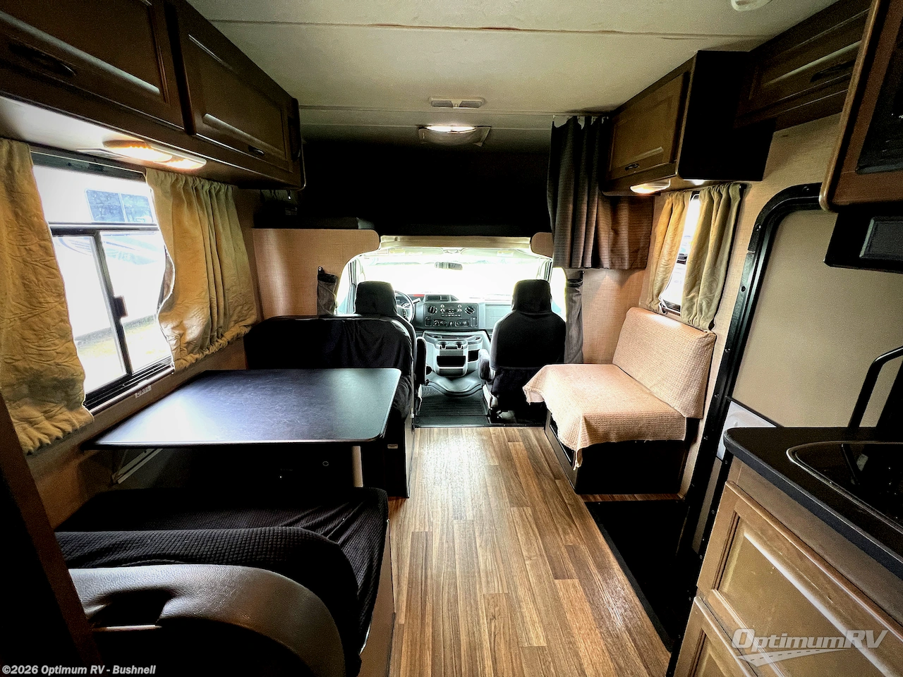 Used 2019 Thor Majestic 28A available in Bushnell, Florida