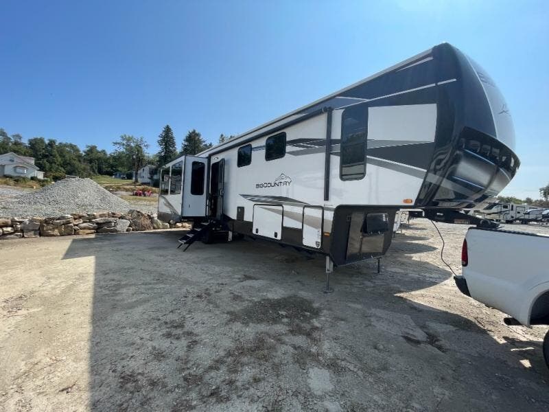 2023 Heartland Big Country 3705FB RV for Sale in Adamsburg, PA 15611