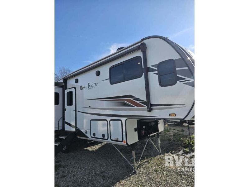 2023 Mesa Ridge XLT MF264RLS by Highland Ridge from RV Leaders & Camping Outlet in Adamsburg, Pennsylvania