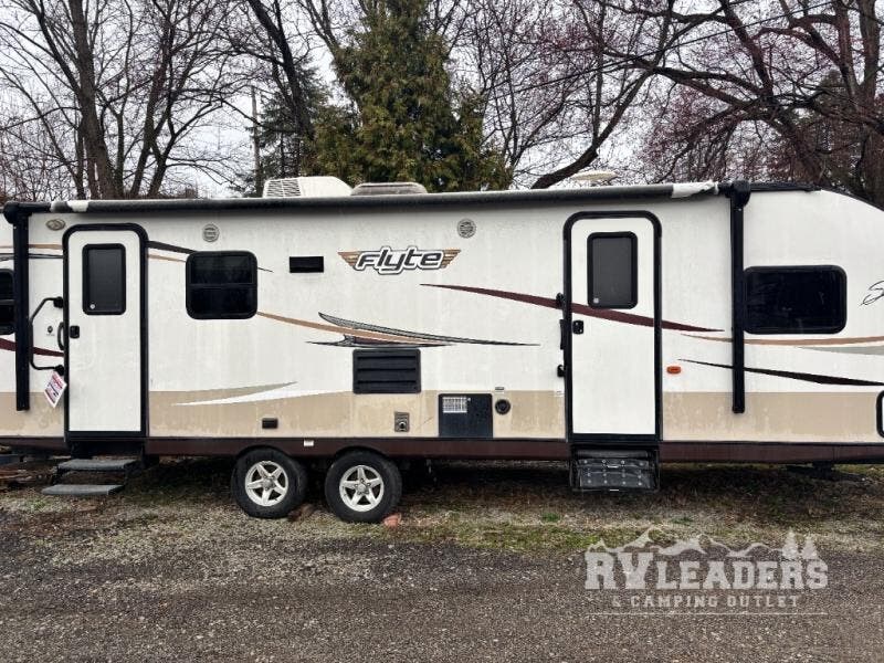 2015 Flyte 265RL by Shasta from RV Leaders & Camping Outlet in Adamsburg, Pennsylvania