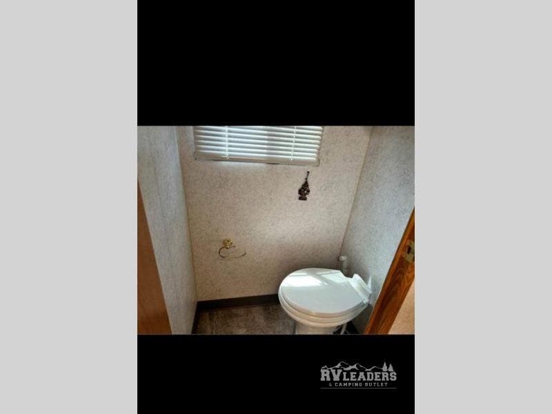 Used 2003 Winnebago Adventurer / Workhorse Chassis 33V available in Adamsburg, Pennsylvania