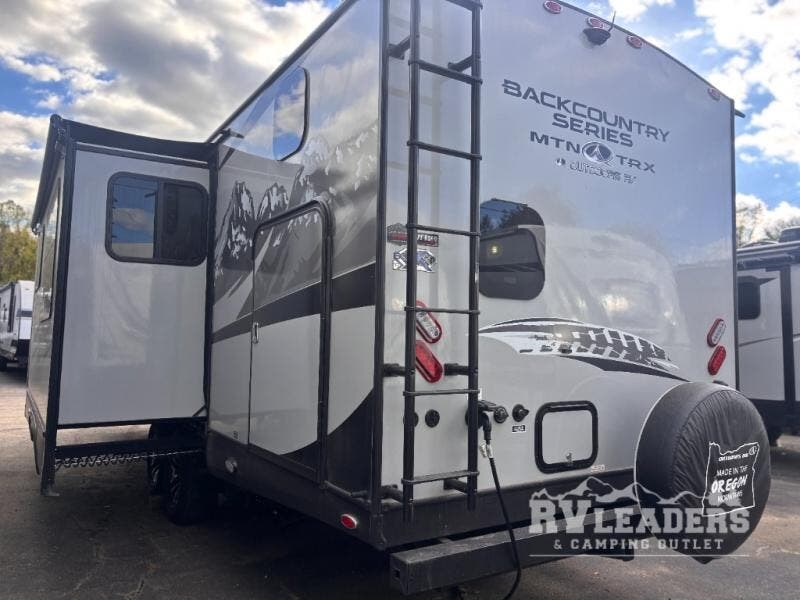 Titanium Rv 2026 Outdoors RV Back Country Series MTN TRX Titanium Series 28DBS RV ...