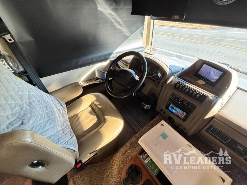 Used 2015 Thor Motor Coach Chateau Super C 33SW available in Adamsburg, Pennsylvania