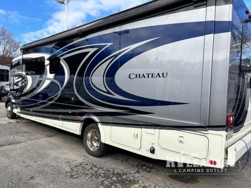 2015 Chateau Super C 33SW by Thor Motor Coach from RV Leaders & Camping Outlet in Adamsburg, Pennsylvania
