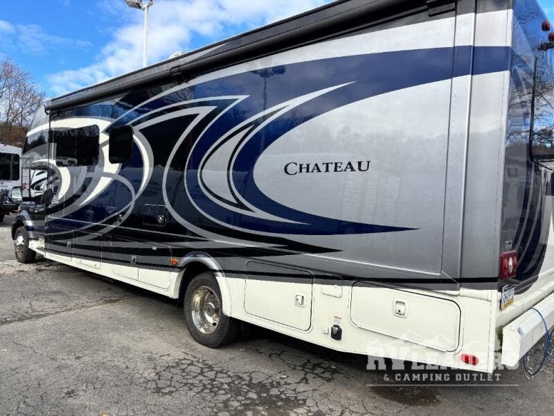2015 Chateau Super C 33SW by Thor Motor Coach from RV Leaders & Camping Outlet in Adamsburg, Pennsylvania