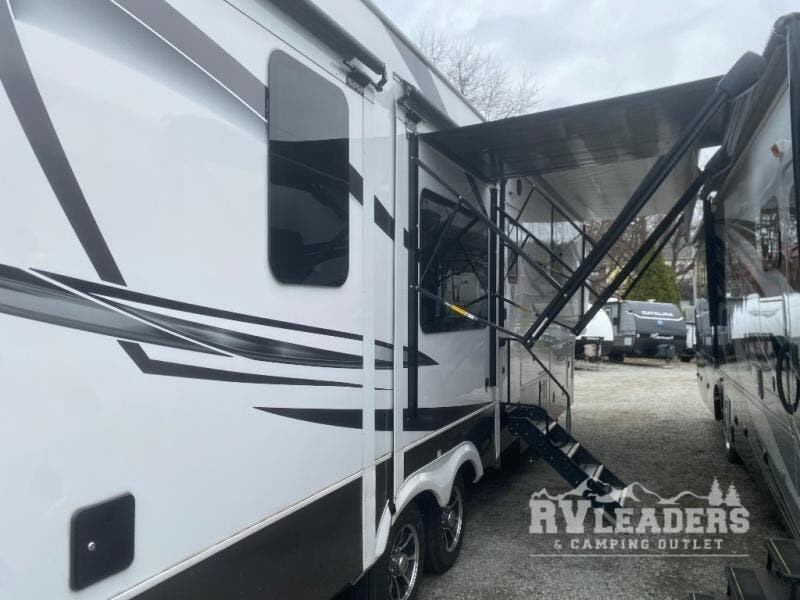 2023 Vilano 390LK by Vanleigh from RV Leaders & Camping Outlet in Adamsburg, Pennsylvania