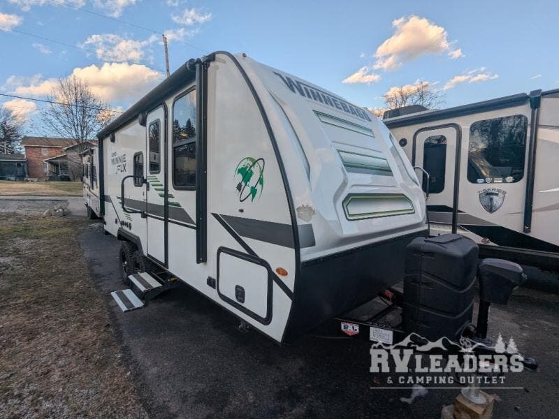 2022 Micro Minnie FLX 2108DS by Winnebago from RV Leaders & Camping Outlet in Adamsburg, Pennsylvania