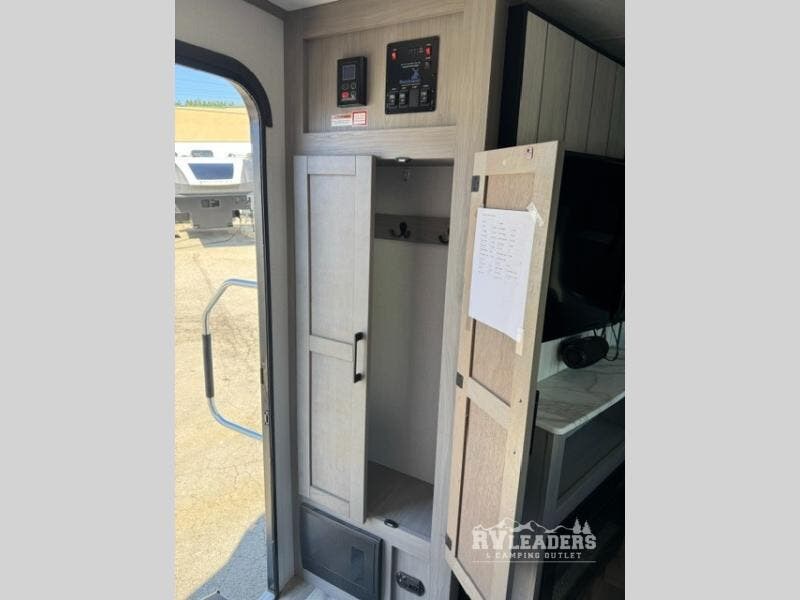 2024 Kodiak Ultimate 2921FKDS by Dutchmen from RV Leaders & Camping Outlet in Adamsburg, Pennsylvania