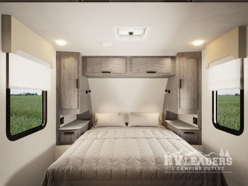 New 2026 Lance Squire SQ26 available in Adamsburg, Pennsylvania