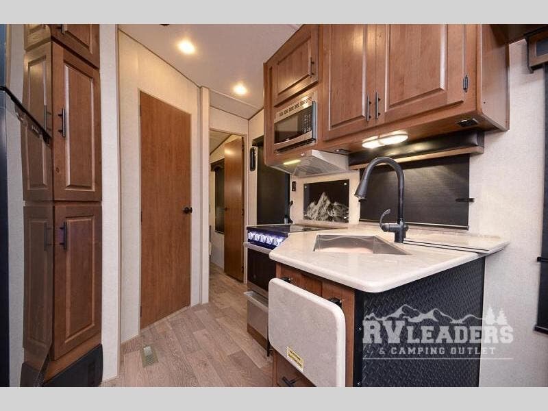 2027 Outdoors RV Trail Series MTN TRX Titanium Series 29TRX RV for Sale ...