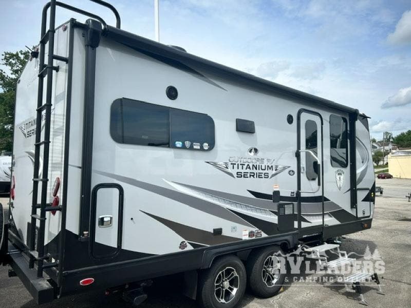 Titanium Rv 2026 Outdoors RV Creek Side Titanium Series 19MKS RV for Sale in ...
