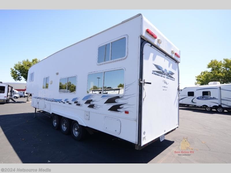 2005 Weekend Warrior TOY HAULER SERIES 3305 LE RV for Sale in Gilroy 2005 Weekend Warrior Toy Hauler For Sale