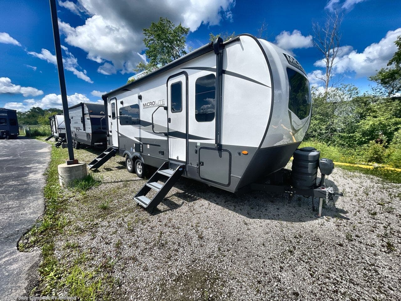 2025 Flagstaff Micro Lite 25SRK by Forest River from Blue Compass RV Midland in Midland, Michigan
