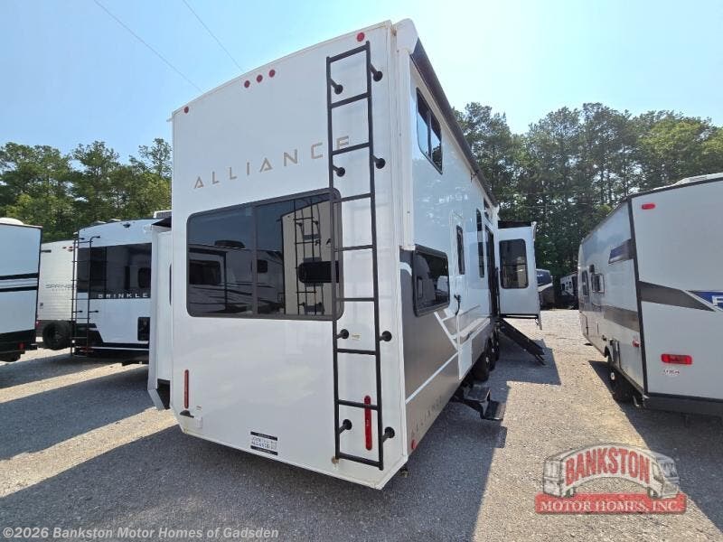 2025 Benchmark 42LFT by Alliance RV from Bankston Motor Homes of Gadsden in Attalla, Alabama