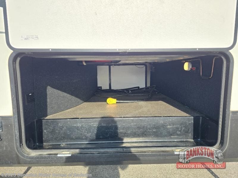 2021 Reflection 303RLS by Grand Design from Bankston Motor Homes of Gadsden in Attalla, Alabama