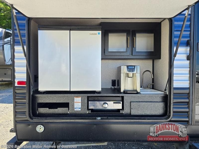 2022 Cherokee 324TS by Forest River from Bankston Motor Homes of Gadsden in Attalla, Alabama