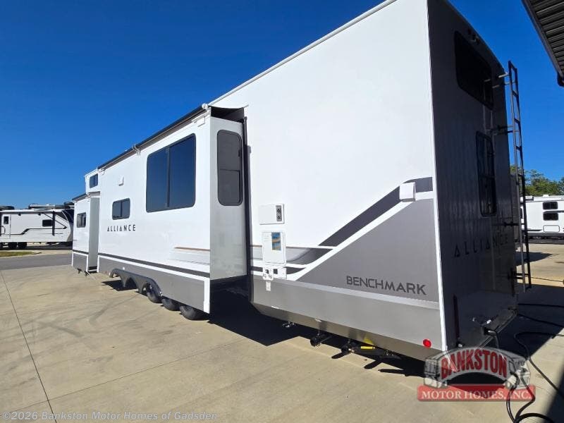 New 2027 Alliance RV Benchmark 44LFT available in Attalla, Alabama