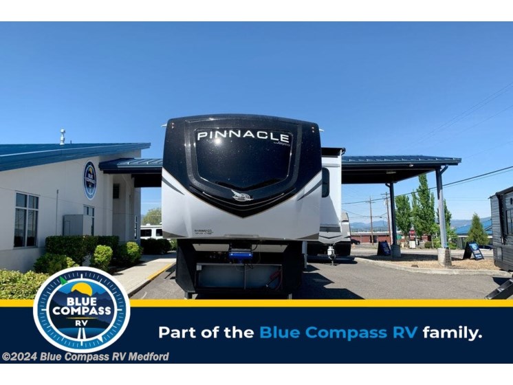 New 2024 Jayco Pinnacle 38FLGS available in Medford, Oregon