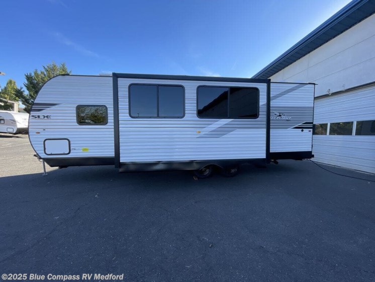 New 2025 Jayco Jay Flight SLX 261BHSW available in Medford, Oregon
