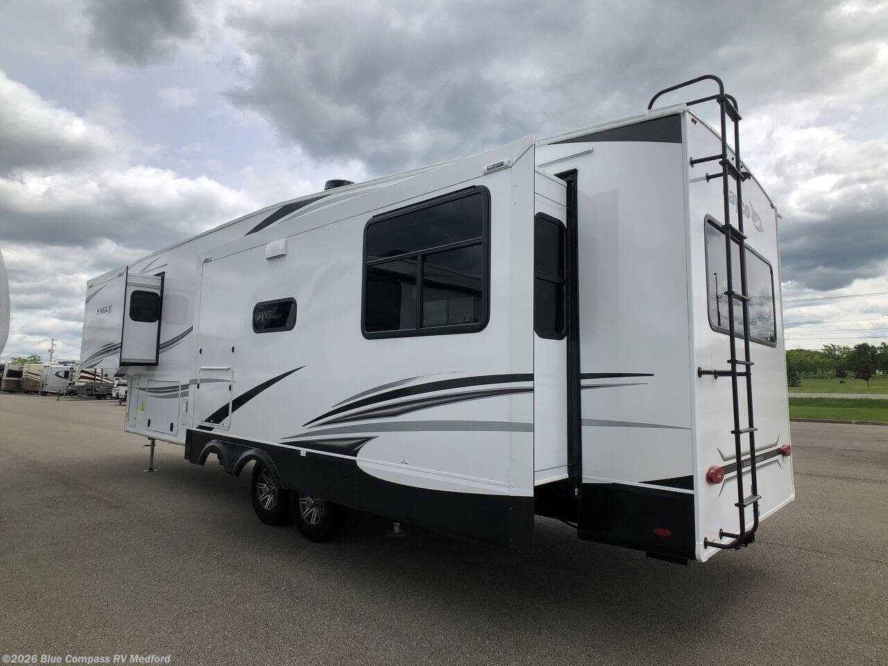 New 2025 Jayco Eagle 335RDOK available in Medford, Oregon
