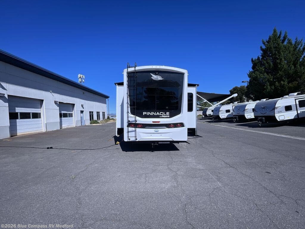 New 2026 Jayco Pinnacle 38KPTS available in Medford, Oregon