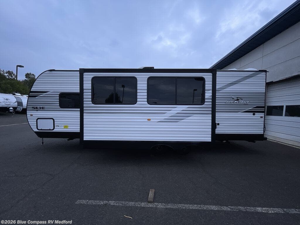 New 2026 Jayco Jay Flight SLX 261BHSW available in Medford, Oregon