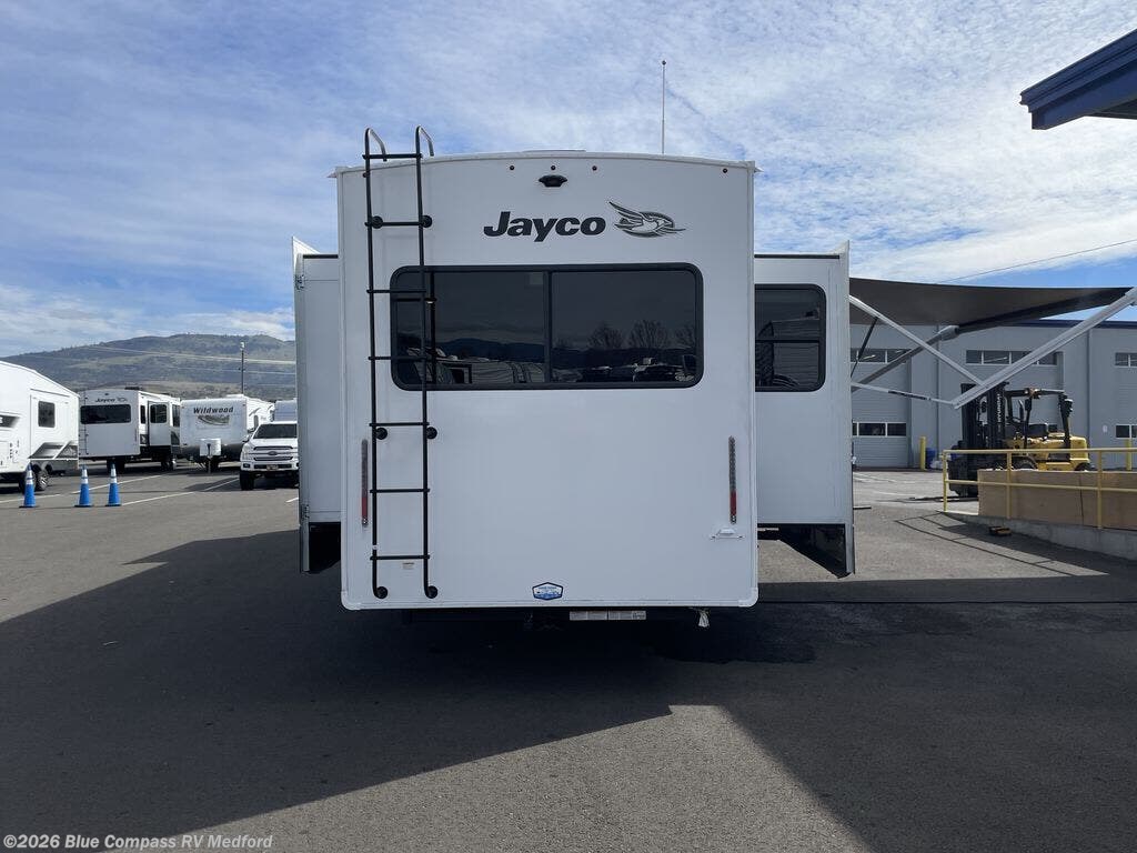 New 2026 Jayco Eagle 321RSTS available in Medford, Oregon