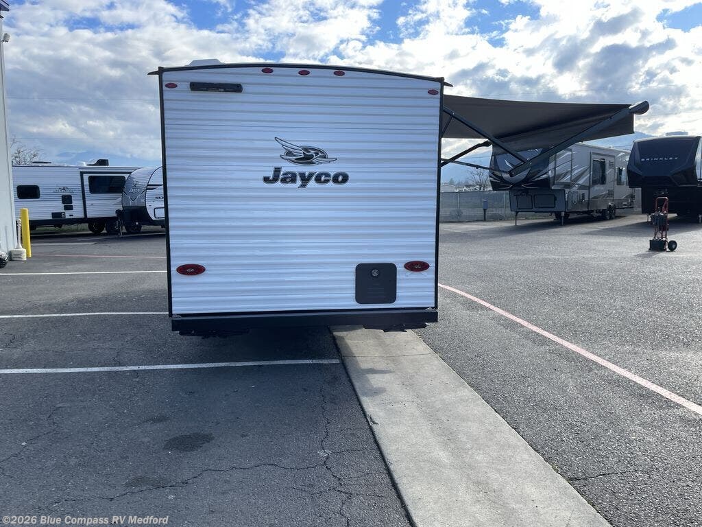 New 2026 Jayco Jay Flight SLX 172DBW available in Medford, Oregon