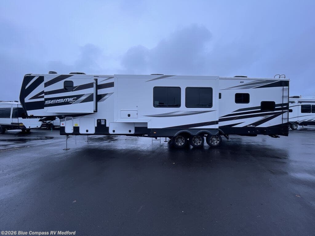 2025 Seismic 413 by Jayco from Blue Compass RV Medford in Medford, Oregon