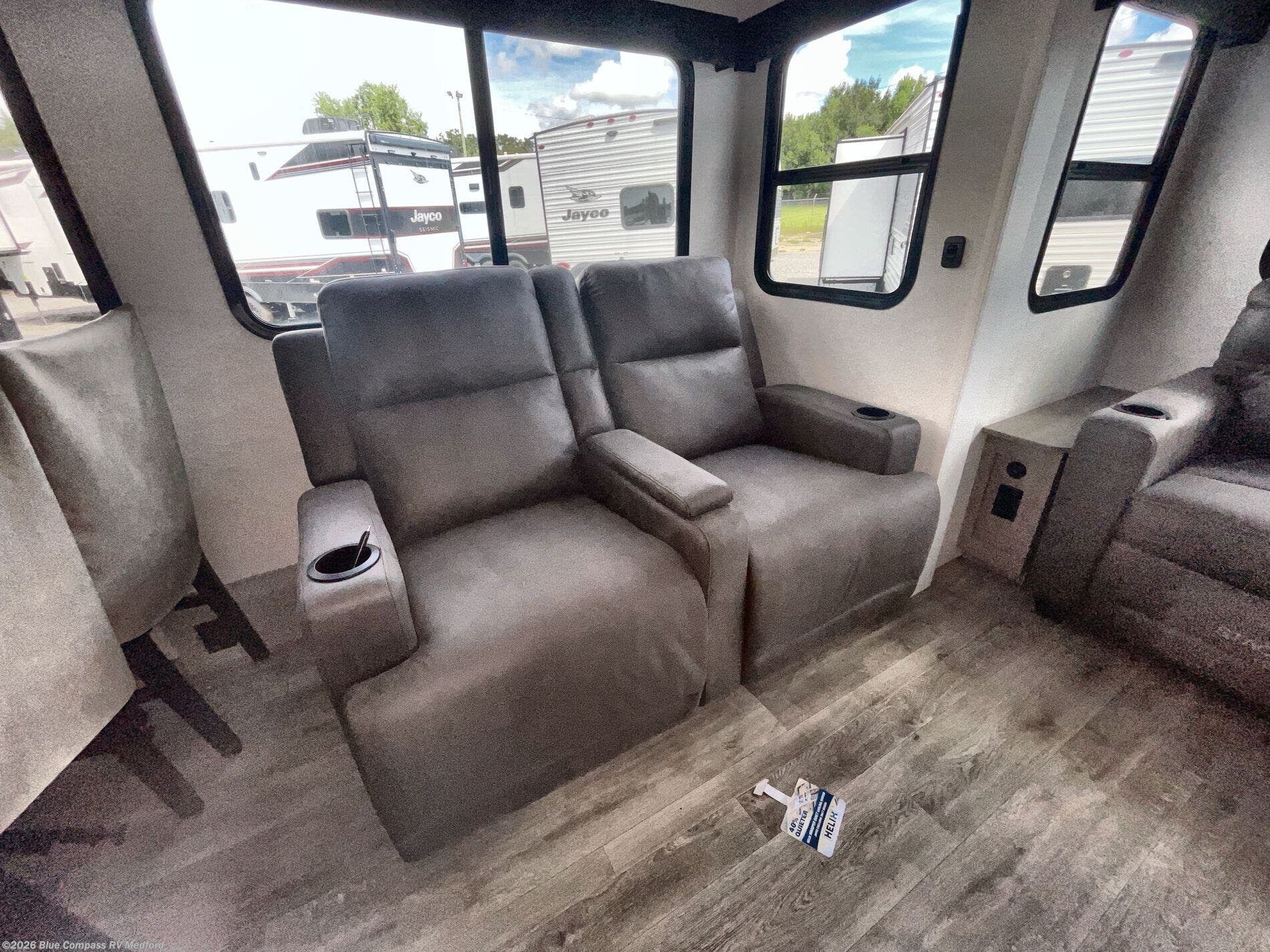 New 2027 Jayco Eagle SLE 30RLT available in Medford, Oregon