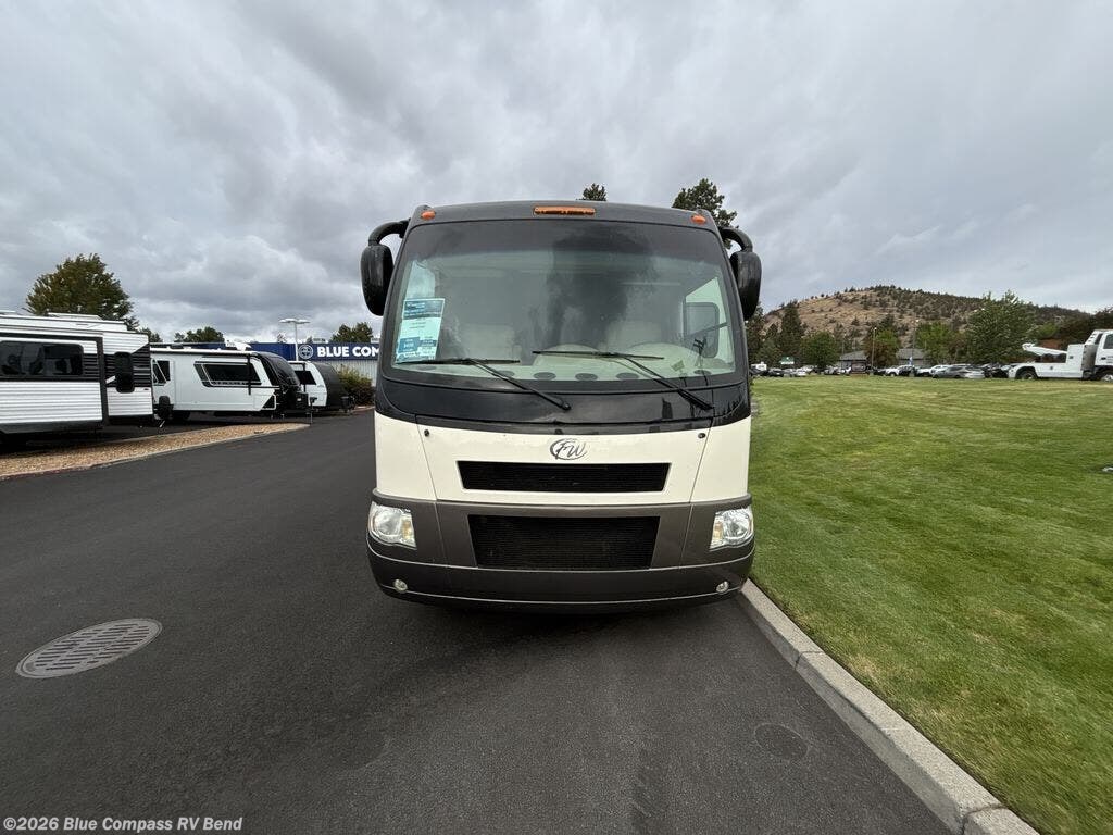 Used 2011 Thor Motor Coach Serrano 31Z available in Bend, Oregon